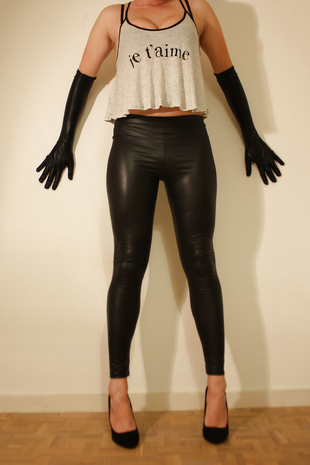 Shiny faux leather leggings & tiny top #106949695