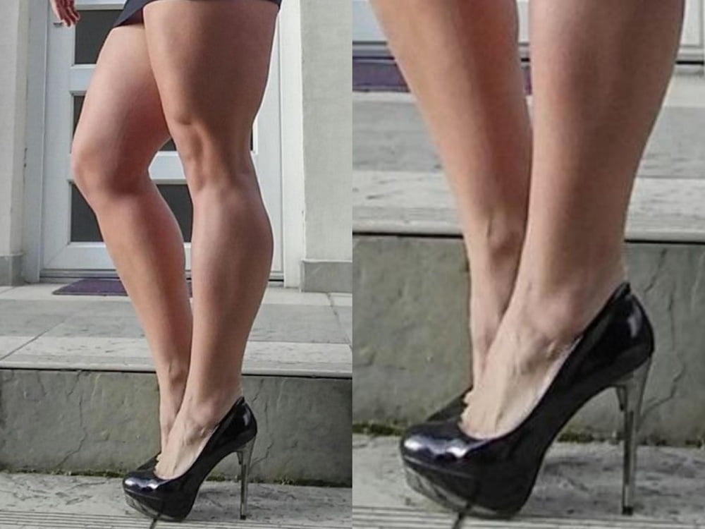 jambes sexy, pieds et talons hauts d'une femme bodybuilder
 #97106414