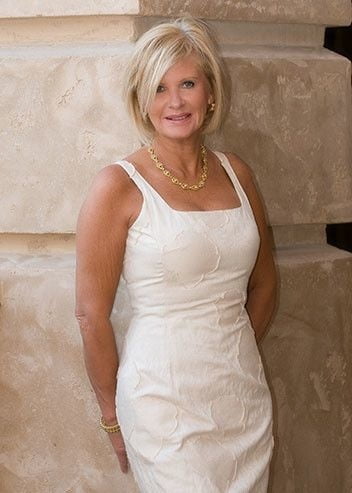 Jede Menge sexy Reife
 #92181663