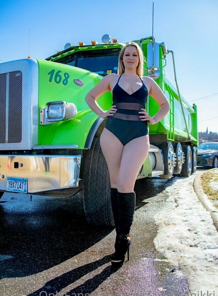 Nikki Baker desnuda #109139054