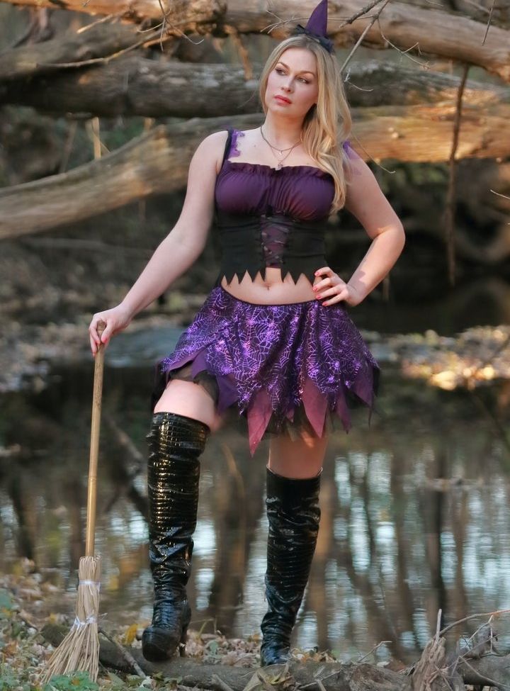 Nikki Baker desnuda #109139156