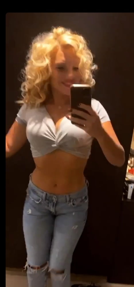 Evelyn Burdecki 2 #99157687