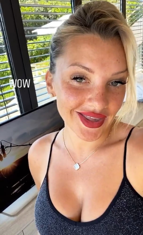 Evelyn Burdecki 2 #99157905