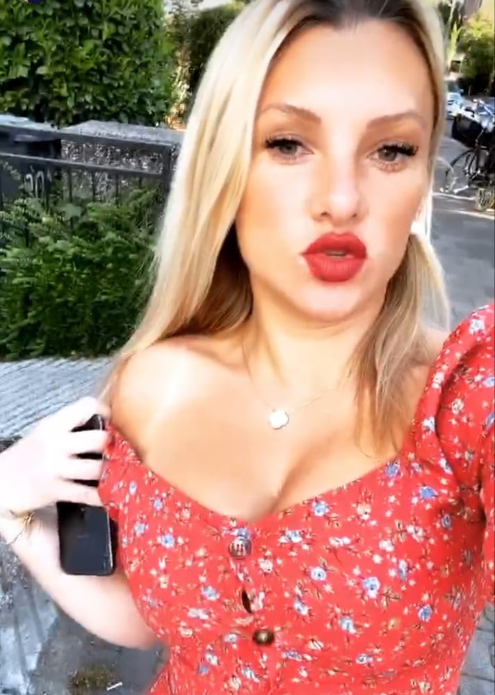 Evelyn Burdecki 2 #99158108