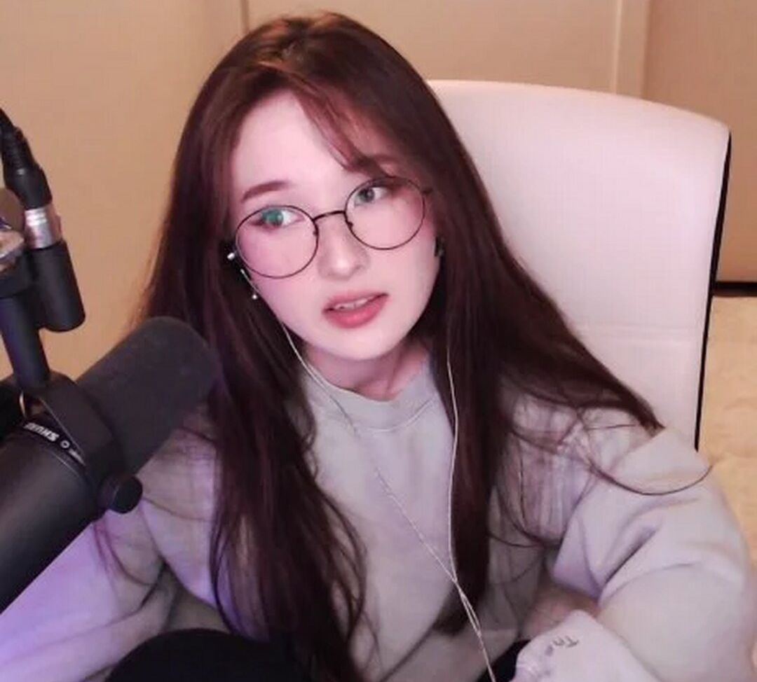 Tinakitten desnuda #108171411