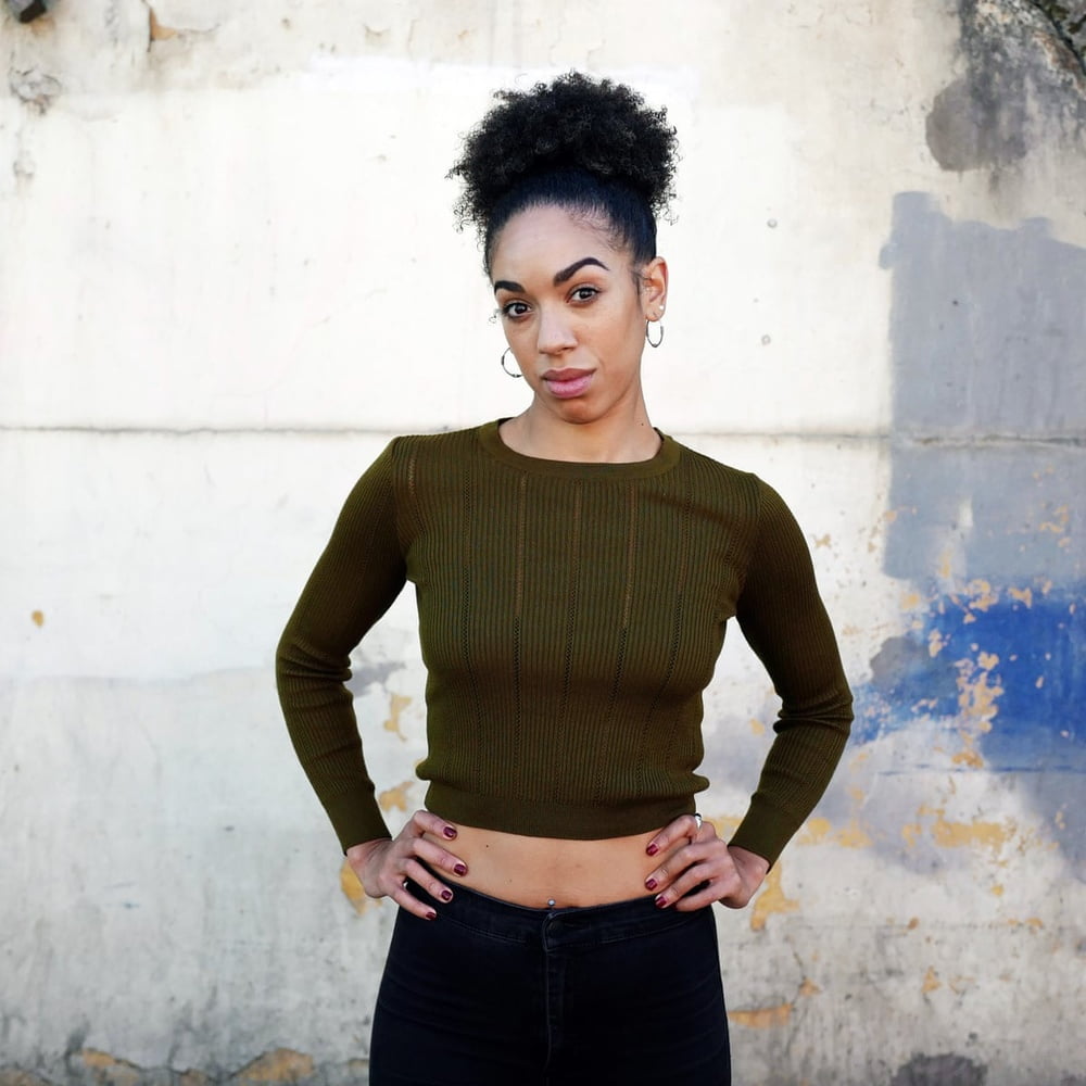 Mujeres de doctor who: pearl mackie
 #92023857