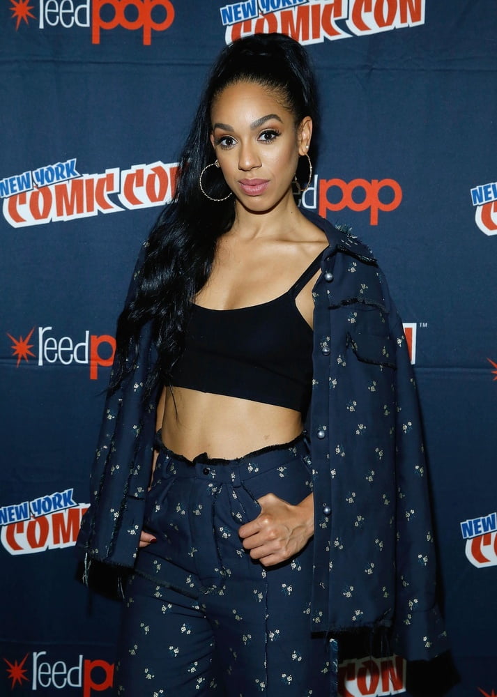 Mujeres de doctor who: pearl mackie
 #92023870