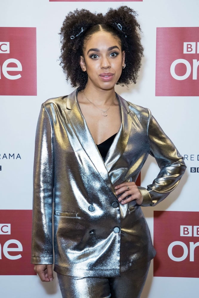 Mujeres de doctor who: pearl mackie
 #92023882