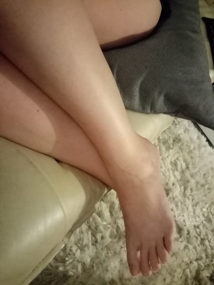 Feet #105771133