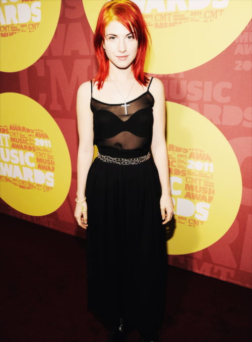 Hayley williams solo implorando per esso!
 #103661912