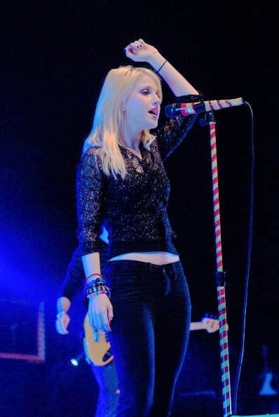 Hayley williams solo implorando per esso!
 #103661959