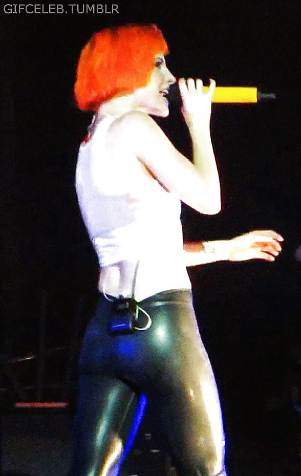 Hayley williams solo implorando per esso!
 #103661963