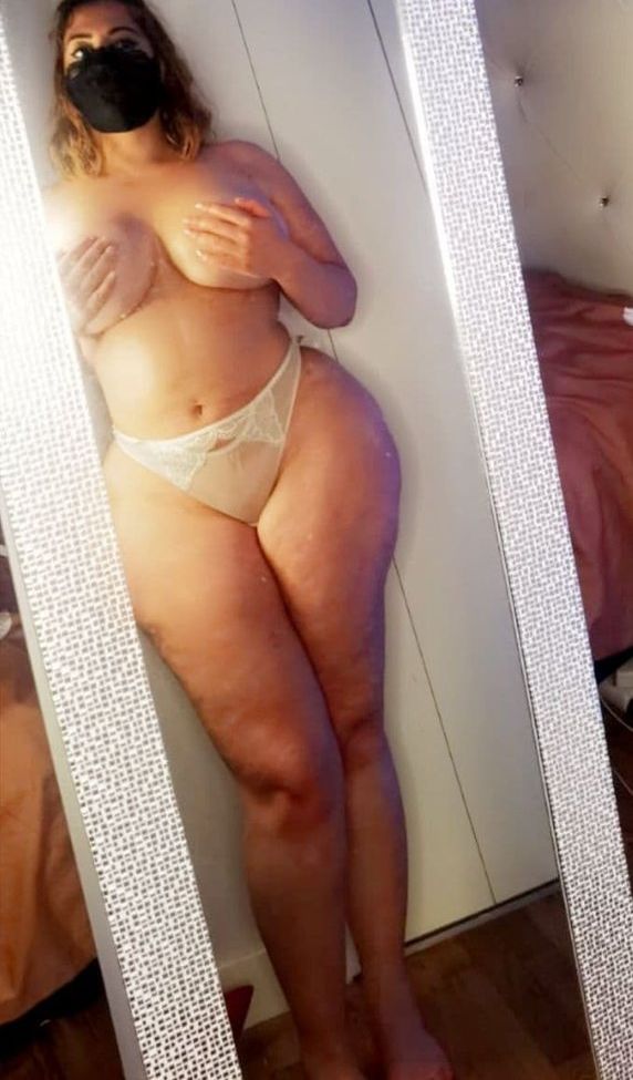 Onesarahhh desnuda #109148635