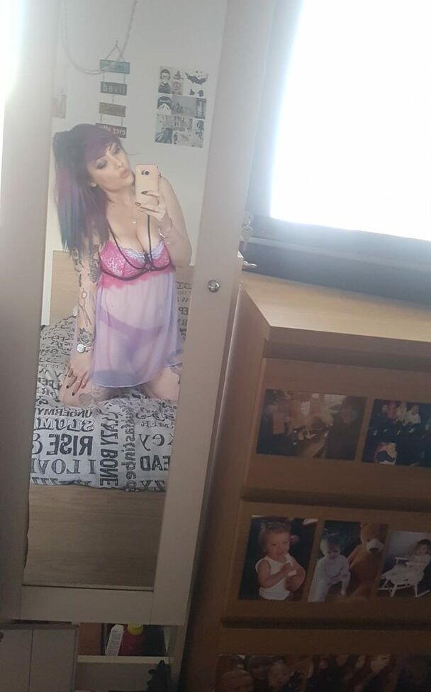 Show Your Girlfriend desnuda #108824349