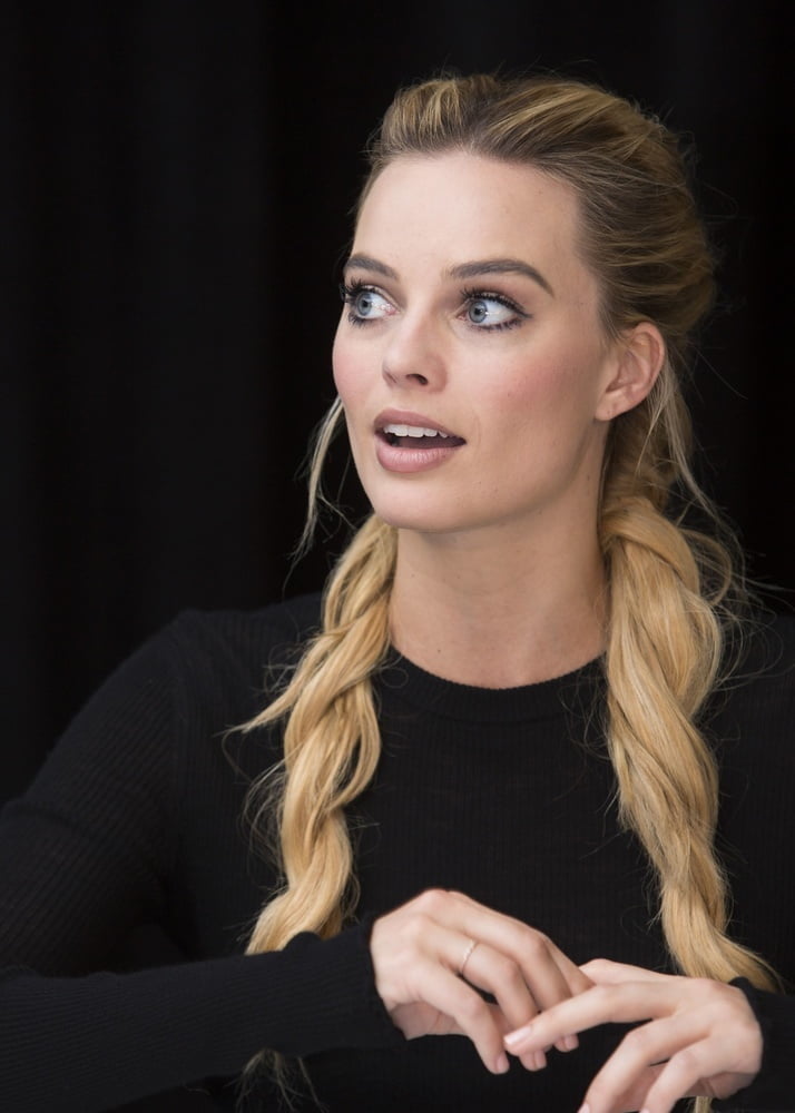 Margot robbie
 #80989902