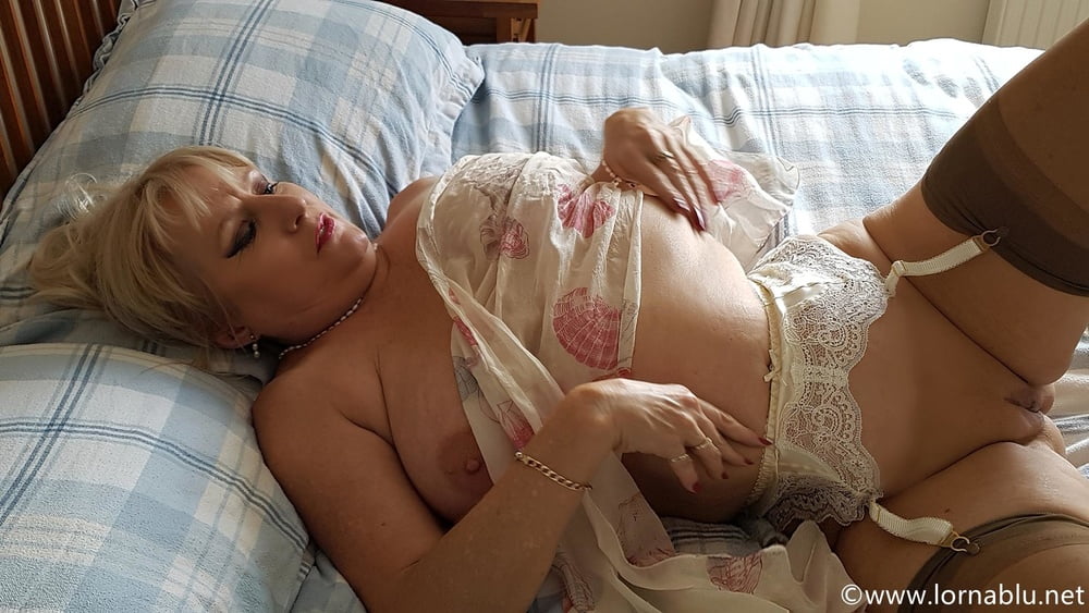 Lencería de seda sexy
 #106703467