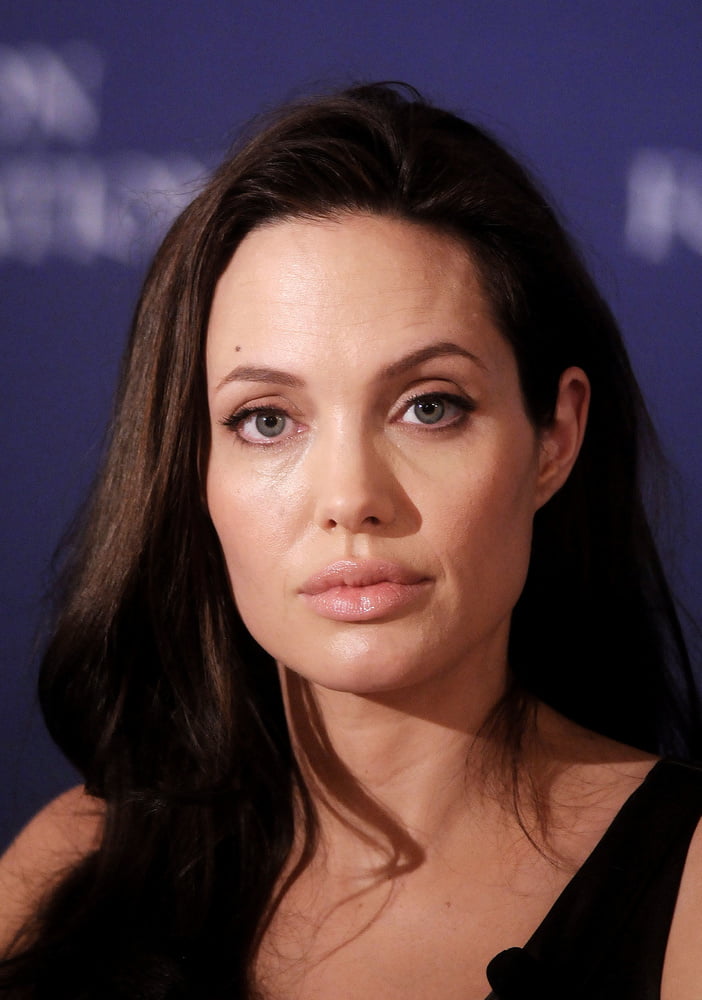 Masturbazione per angelina jolie
 #87867378