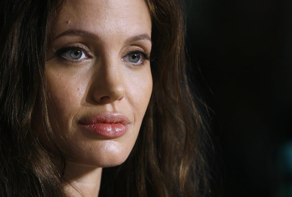 Masturbazione per angelina jolie
 #87867384