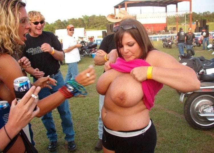 flashing in public #90184421