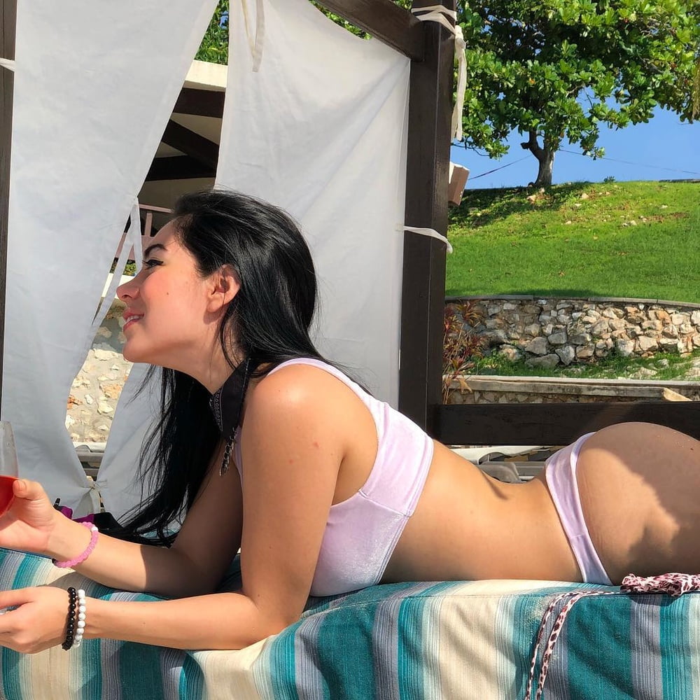 On Instagram- rachelldelafuente #100028202