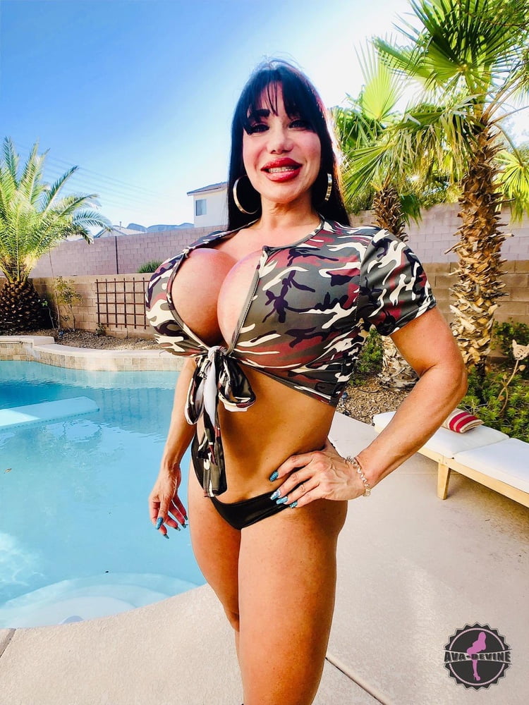 Ava devine
 #81921163