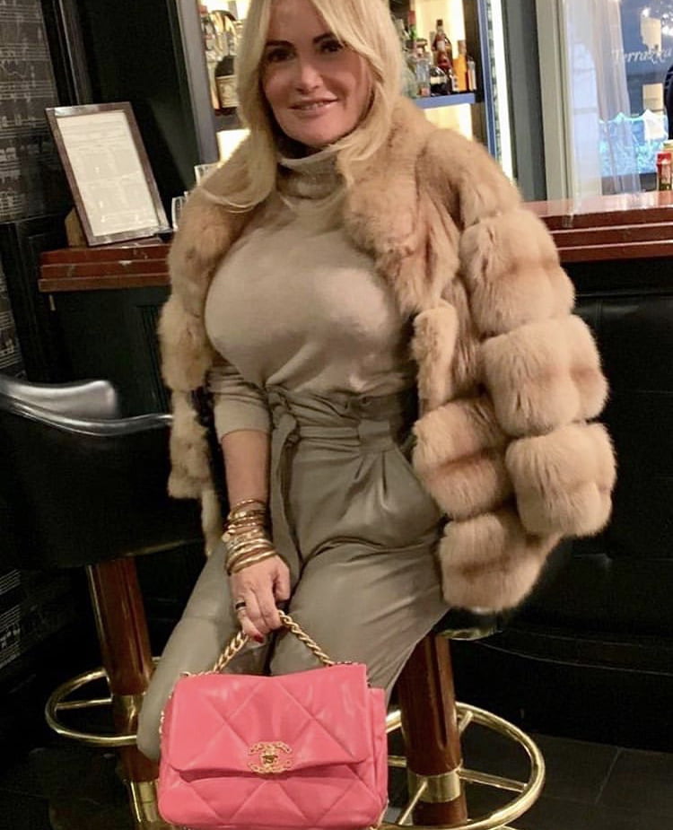 Braless beste Brustwarzen
 #102412211