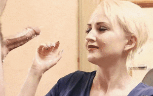 Auf ihr Auge zielen 01
 #104945215