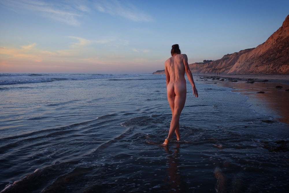 Female Form (From The Rear) 172 #105471648