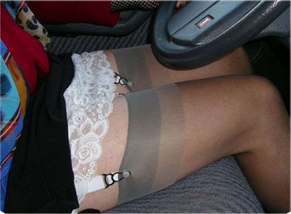 slips en dentelle culotte soyeuse bas sexy et plus de lingerie !
 #101985912