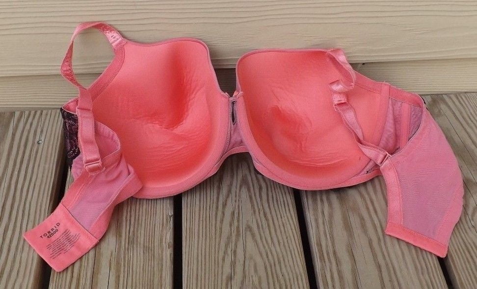 Colpi di reggiseno
 #105595602