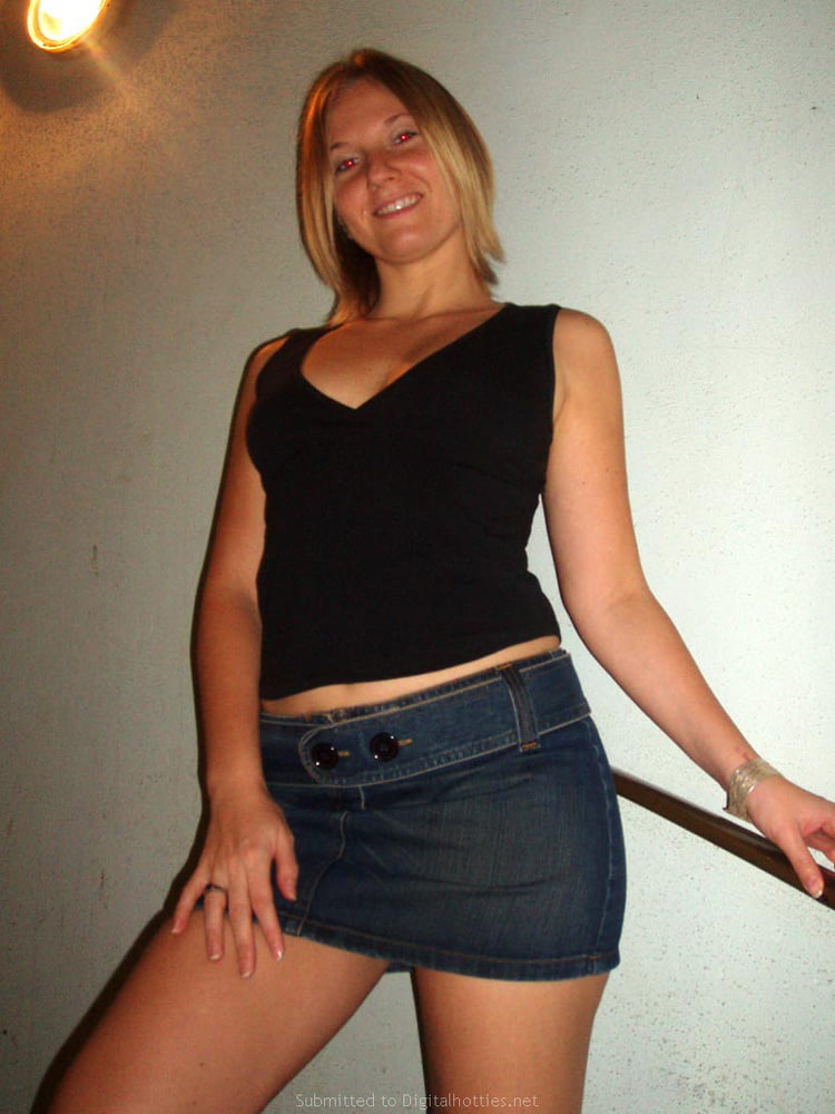 Allumeuse avide de sexe en vacances #96203460