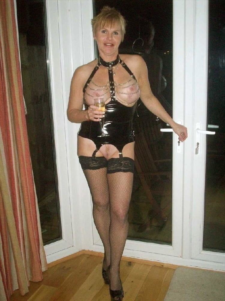 ショートヘアがタイプ！？
 #93437639