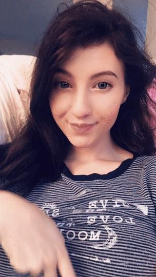 Brüste schütteln 2
 #88272082