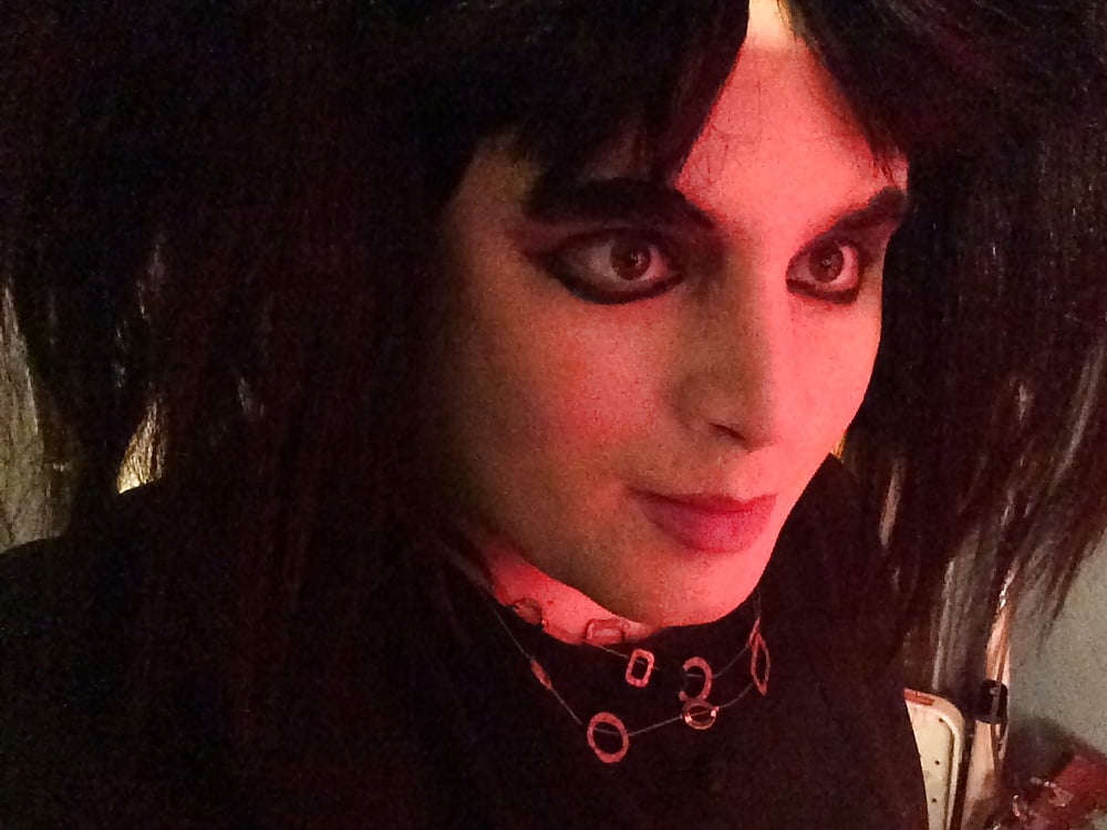 Devilish (goth tranny) #107175888