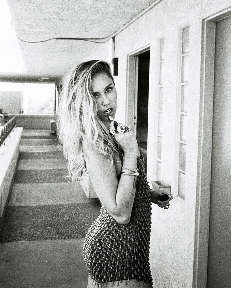 Miley cyrus instagram 2020
 #106466120
