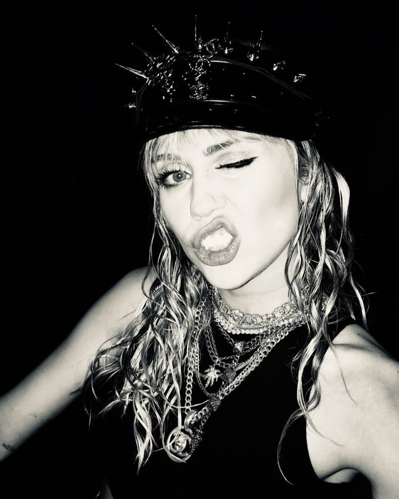 Miley cyrus instagram 2020
 #106466138
