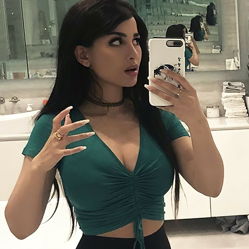 Sssniperwolf desnuda #107850562