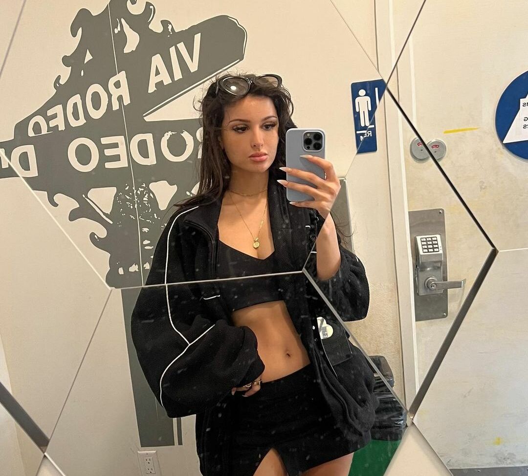 Sssniperwolf desnuda #107850567