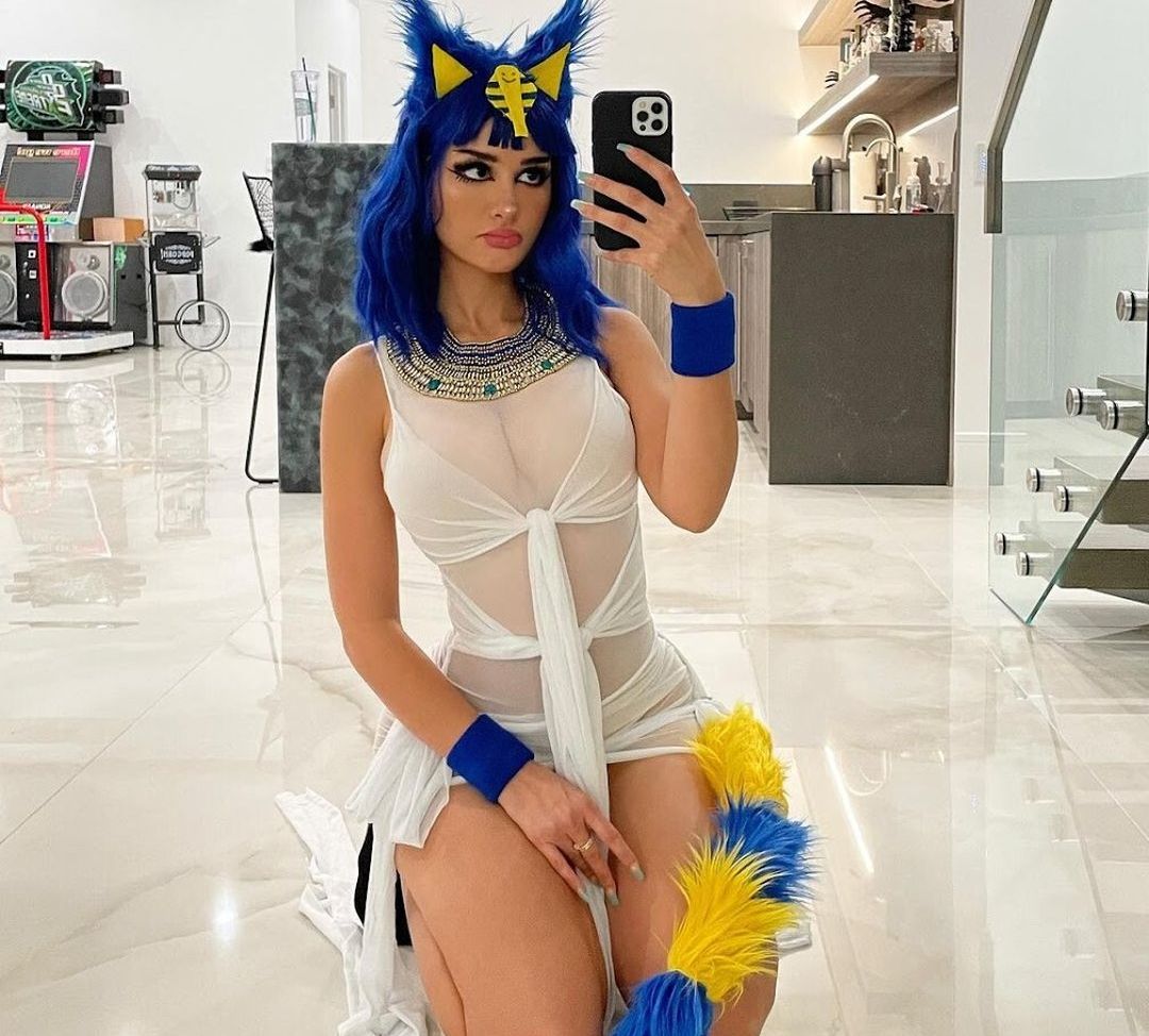 Sssniperwolf desnuda #107850617