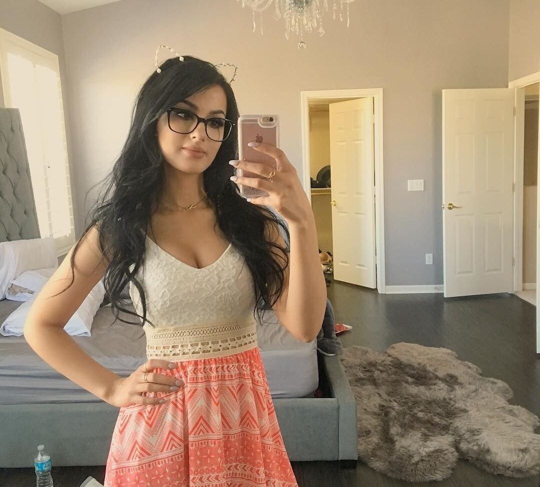 Sssniperwolf desnuda #107850643