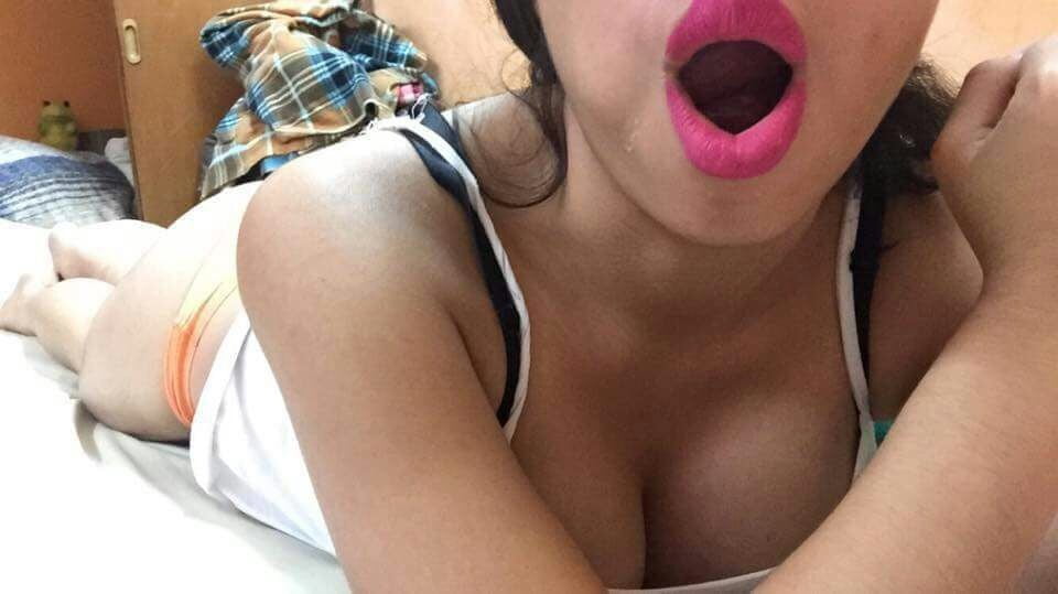 Puta con buenas tetas
 #98664338