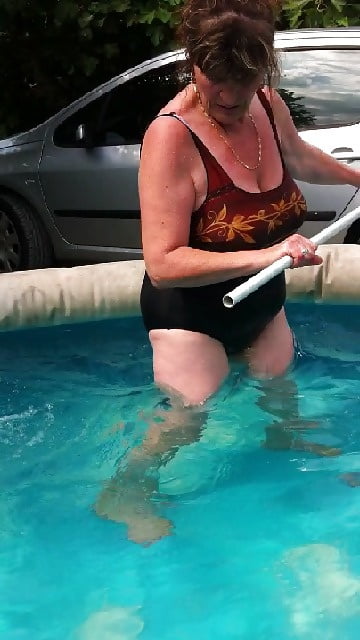 en maillot de bains #106367372