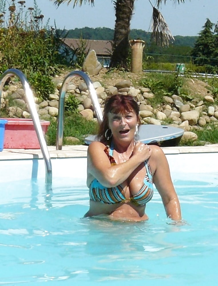 en maillot de bains #106367395