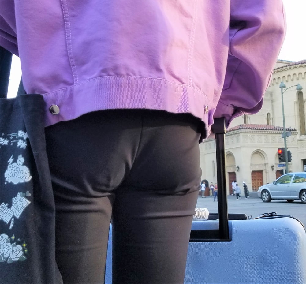 小さなお尻の好きな人.....
 #97421798