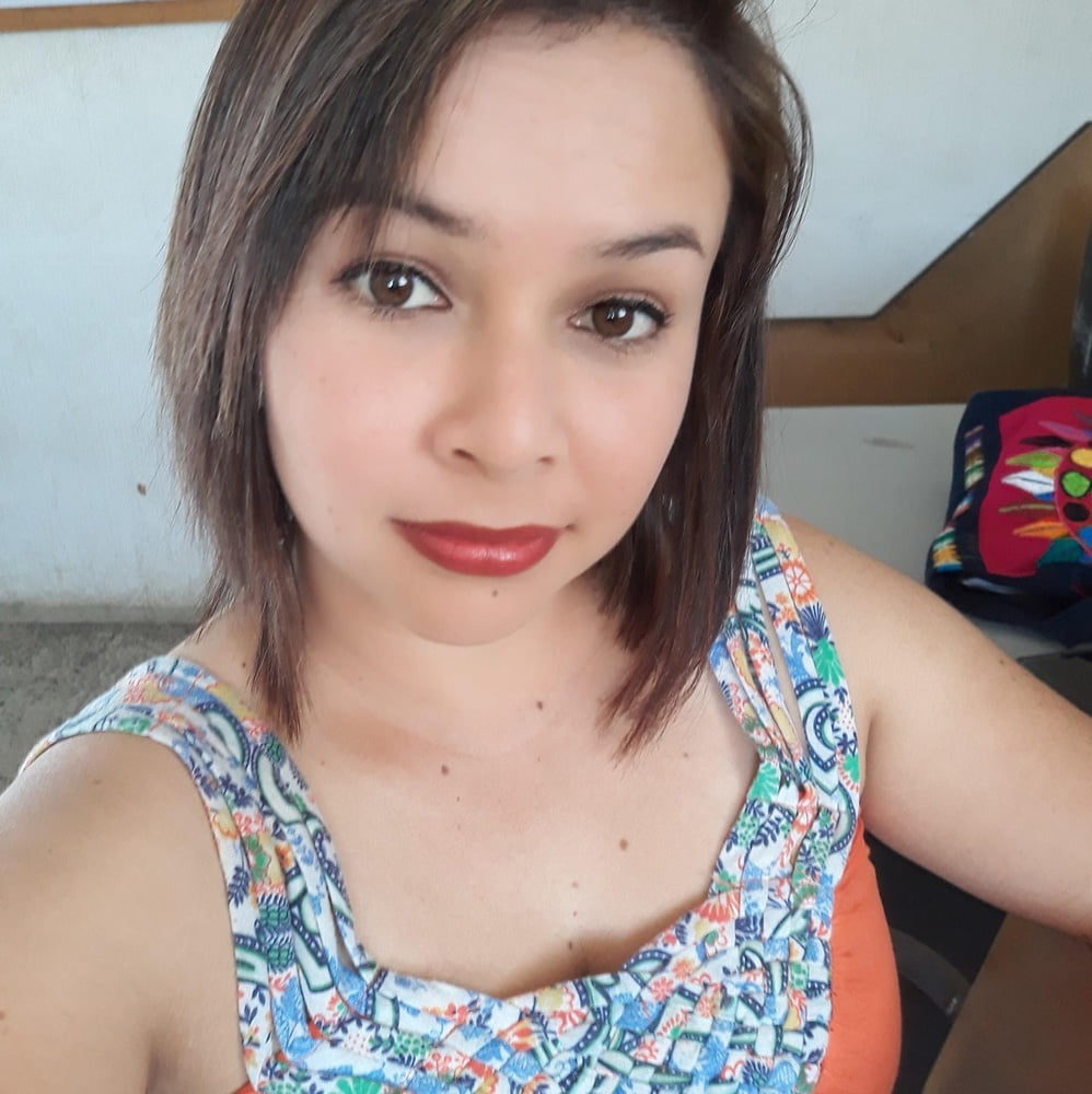 De rojo y tetotas #87714334