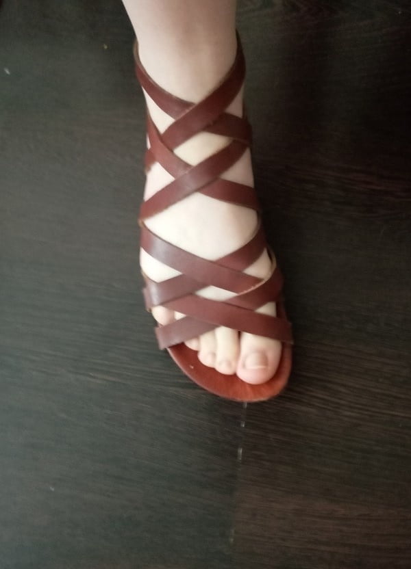 Turkish feet fetish (Turk hatunlardan ayak fetisi) #98819944