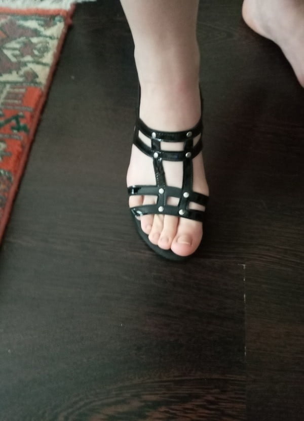 Turkish feet fetish (Turk hatunlardan ayak fetisi) #98819946