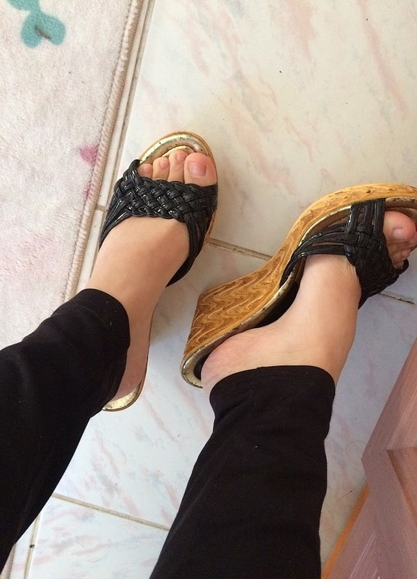 Turkish feet fetish (Turk hatunlardan ayak fetisi) #98820042