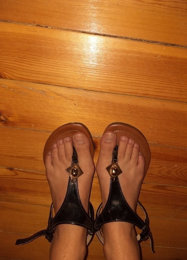 Turkish feet fetish (Turk hatunlardan ayak fetisi) #98820060