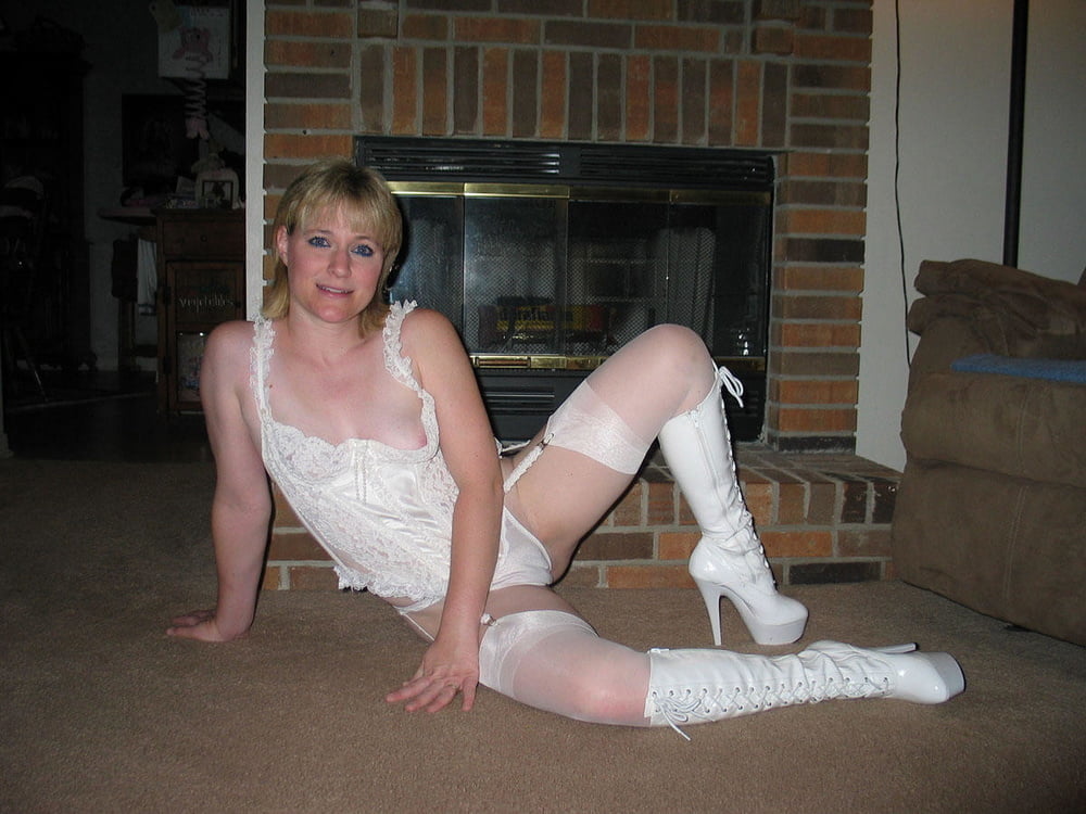 Mature stocking exhibitionist displaying #91308170